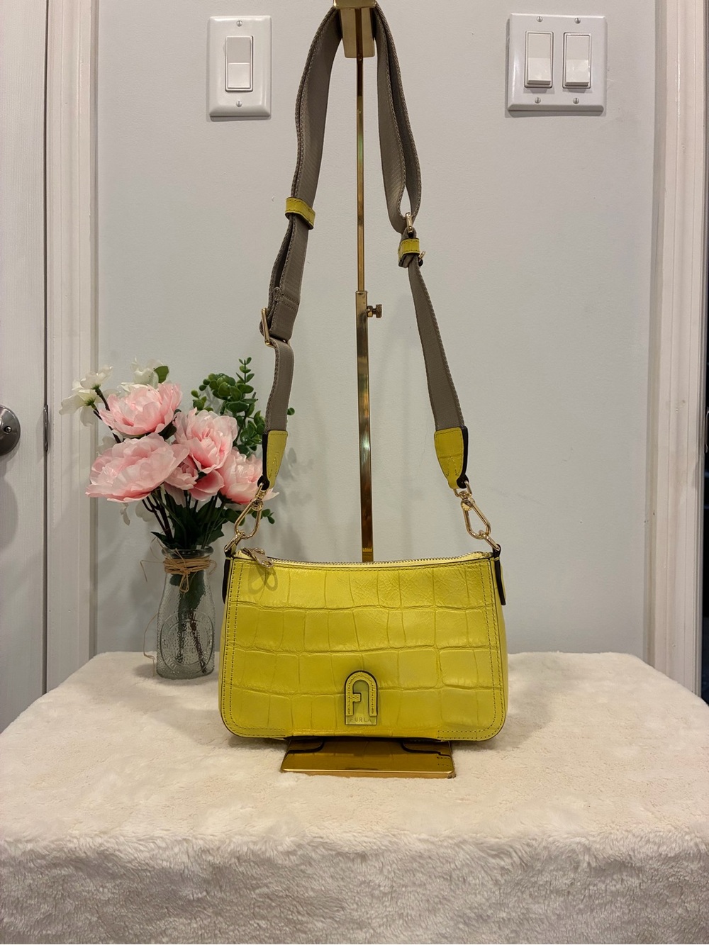Furla Atena S Crossbody Yellow Croc Embossed Leather WB00397K0000 Made Italy - Picture 2 of 11